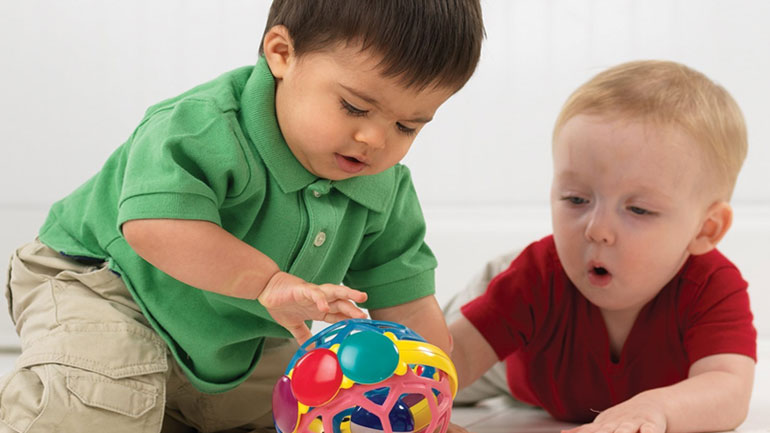 Πώς θα καθαρίσετε τα παιχνίδια των μικρών σας;